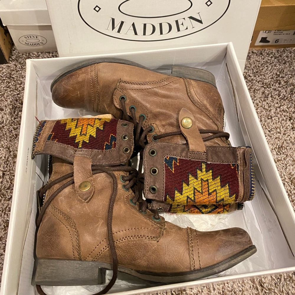 SOLD! Steve Madden Boots